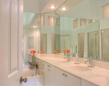 7911 Whitebridge Glen - Photo Thumbnail 22