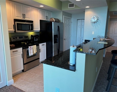 800 N Tamiami Trail - Photo Thumbnail 10