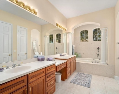 1023 Rainbow Court - Photo Thumbnail 32