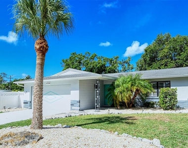 6758 S Lockwood Ridge Road - Photo Thumbnail 46