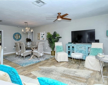 6758 S Lockwood Ridge Road - Photo Thumbnail 5