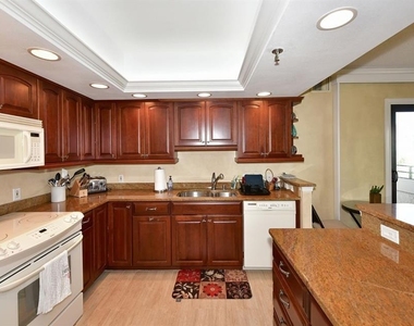 1485 Gulf Of Mexico Drive - Photo Thumbnail 22