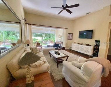 7711 Whitebridge Glen - Photo Thumbnail 11