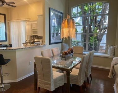 7711 Whitebridge Glen - Photo Thumbnail 5