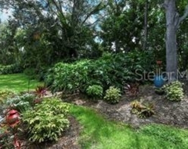 8375 Glenrose Way - Photo Thumbnail 19