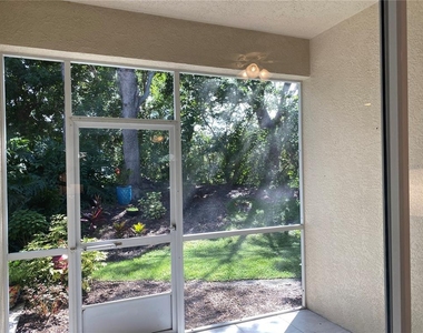 8375 Glenrose Way - Photo Thumbnail 16