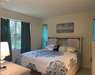 8375 Glenrose Way - Photo Thumbnail 10