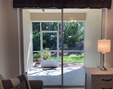 8375 Glenrose Way - Photo Thumbnail 15