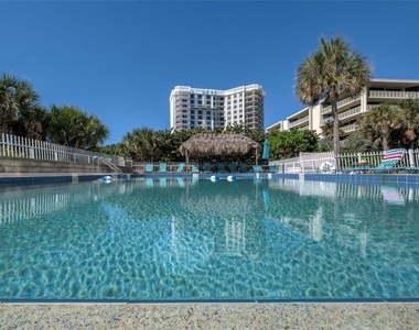 2425 Gulf Of Mexico Drive - Photo Thumbnail 17