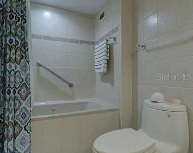 2425 Gulf Of Mexico Drive - Photo Thumbnail 14