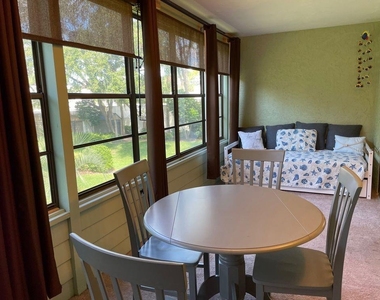 206 Lakewood Drive - Photo Thumbnail 9