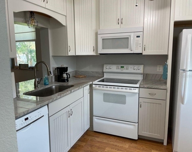 206 Lakewood Drive - Photo Thumbnail 1