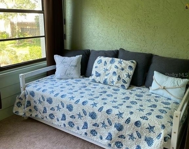 206 Lakewood Drive - Photo Thumbnail 8