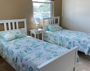 206 Lakewood Drive - Photo Thumbnail 12