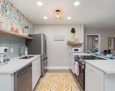 617 26th Street W - Photo Thumbnail 10