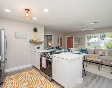 617 26th Street W - Photo Thumbnail 11