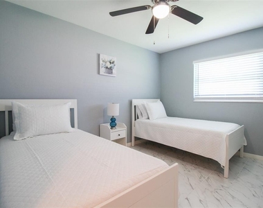 2521 Bismark Way - Photo Thumbnail 25