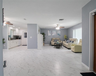 2521 Bismark Way - Photo Thumbnail 6