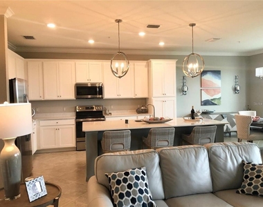 17510 Gawthrop Drive - Photo Thumbnail 6