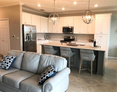 17510 Gawthrop Drive - Photo Thumbnail 5