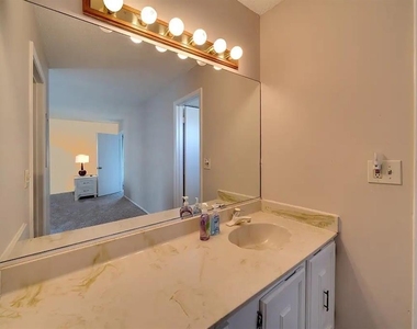 6157 Midnight Pass Road - Photo Thumbnail 31