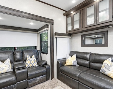 305 Linden Drive - Photo Thumbnail 4