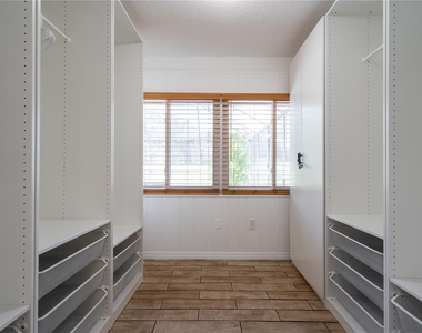 7354 Biltmore Drive - Photo Thumbnail 34