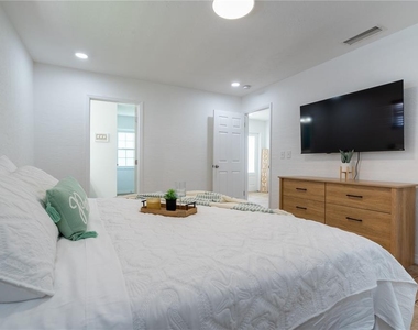 7354 Biltmore Drive - Photo Thumbnail 28