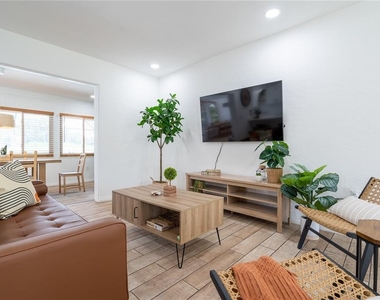 7354 Biltmore Drive - Photo Thumbnail 10