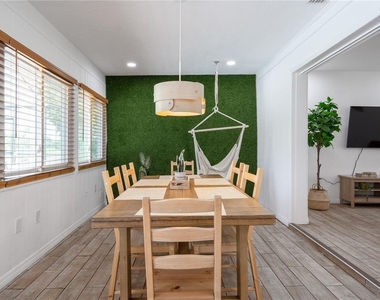 7354 Biltmore Drive - Photo Thumbnail 20