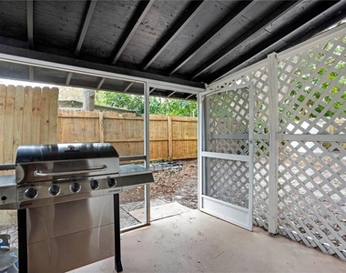 4705 Hollingsworth Avenue - Photo Thumbnail 25
