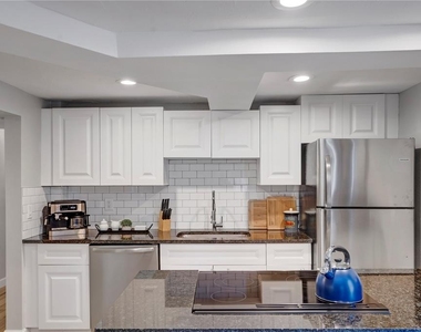 4705 Hollingsworth Avenue - Photo Thumbnail 4