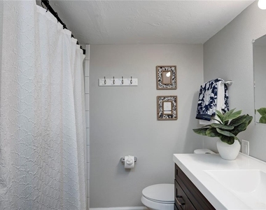 4705 Hollingsworth Avenue - Photo Thumbnail 13
