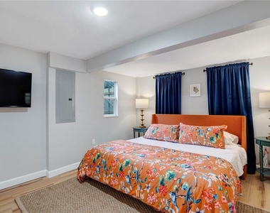 4705 Hollingsworth Avenue - Photo Thumbnail 9