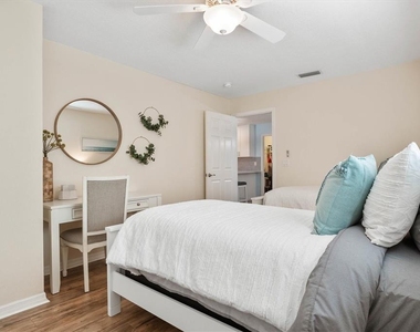 2729 Sydelle Street - Photo Thumbnail 40