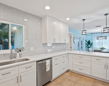 2729 Sydelle Street - Photo Thumbnail 12