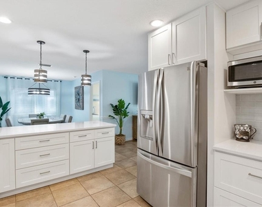 2729 Sydelle Street - Photo Thumbnail 11