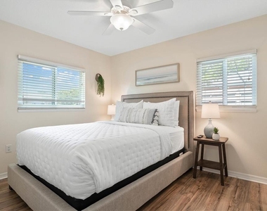 2729 Sydelle Street - Photo Thumbnail 36