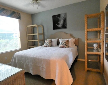 9611 Castle Point Drive - Photo Thumbnail 25