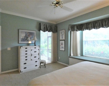 9611 Castle Point Drive - Photo Thumbnail 16