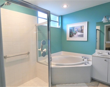9611 Castle Point Drive - Photo Thumbnail 17
