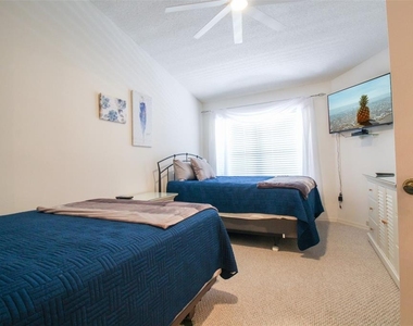 5301 Mahogany Run Avenue - Photo Thumbnail 19