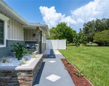 2140 Pinehurst Street - Photo Thumbnail 3
