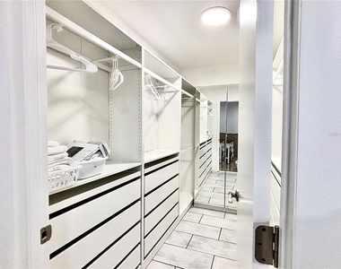 2140 Pinehurst Street - Photo Thumbnail 38