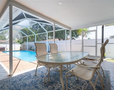 2140 Pinehurst Street - Photo Thumbnail 24