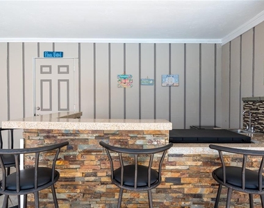 2140 Pinehurst Street - Photo Thumbnail 27
