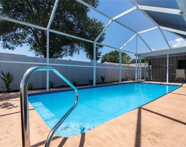2140 Pinehurst Street - Photo Thumbnail 26