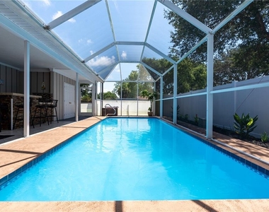 2140 Pinehurst Street - Photo Thumbnail 25