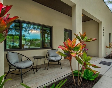1905 Tulip Drive - Photo Thumbnail 2