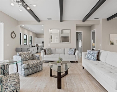 1905 Tulip Drive - Photo Thumbnail 10